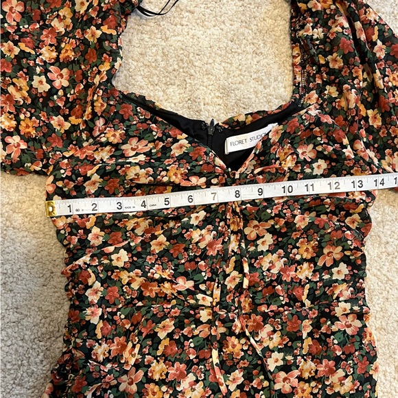 Floret Studios Ruched Floral Mini Dress - Picture 8 of 10